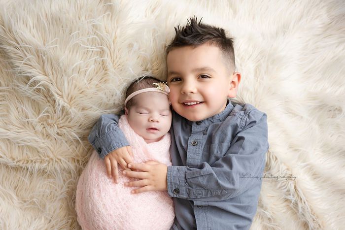 Newborn portrait by Lilia Photography