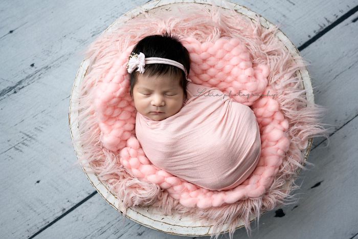 Newborn portrait by Lilia Photography