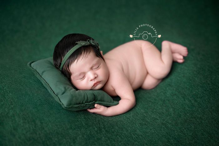 Newborn portrait by Lilia Photography