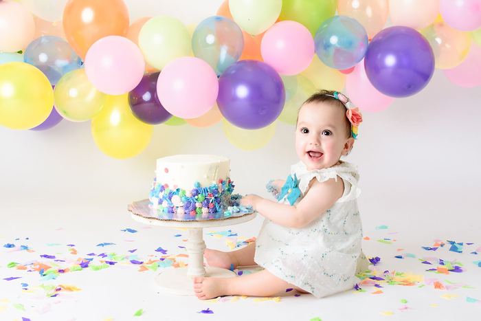 First birthday cake smash portrait by Lilia Photography