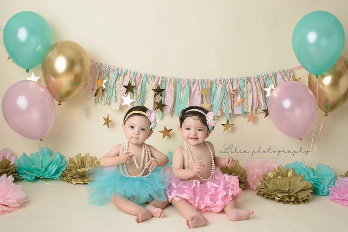 First birthday cake smash portrait by Lilia Photography