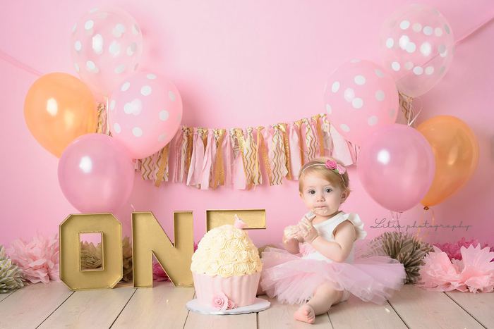 First birthday cake smash portrait by Lilia Photography